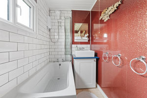 Photo 25- click for photo gallery